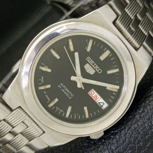 Vintage 1982 Seiko Automatic Mens Silver Watch W/daydate & Glass Back - Picture 1 of 8